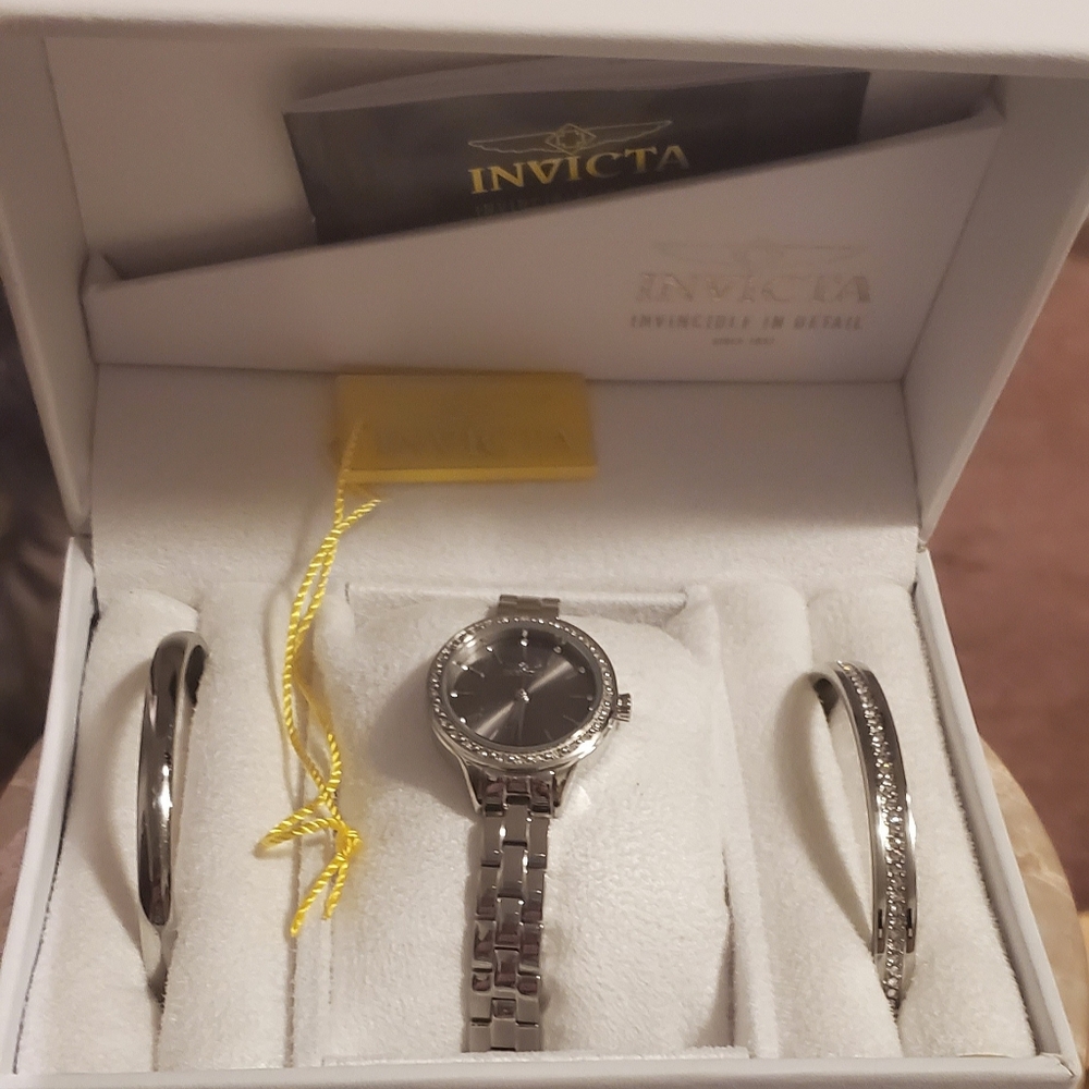 Invicta 3 Piece Women's Watch & Bracelet Set